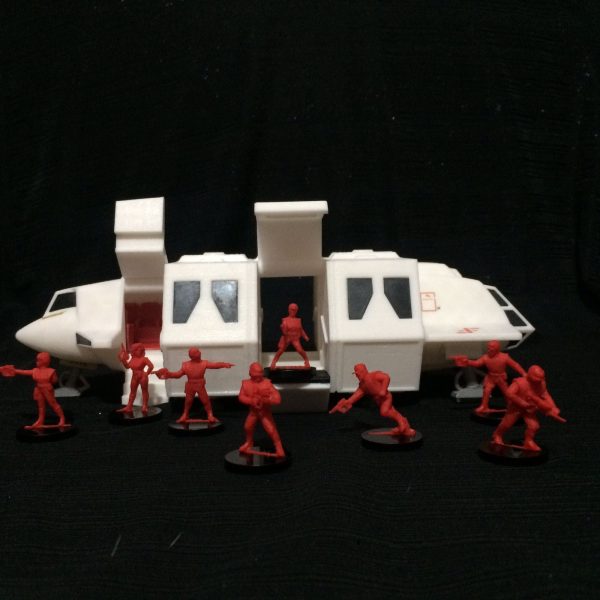 V Visitors 1,5  monochromatic figures and Squad ship open doors 11  collection For Sale